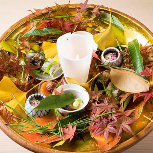 Japanese Kappou cuisine. Traditional craftsmanship in an intimate setting.]